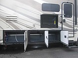 2015 Fleetwood Bounder Photo #4