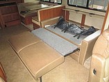 2015 Fleetwood Bounder Photo #18