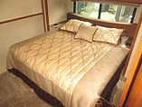 2015 Fleetwood Bounder Photo #28