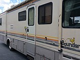 1993 Fleetwood Bounder Photo #2
