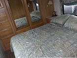 2000 Fleetwood Bounder Photo #19
