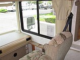 2000 Fleetwood Bounder Photo #4