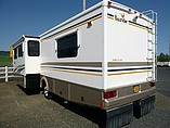 2002 Fleetwood Bounder Photo #3