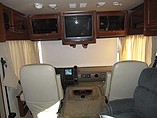 2004 Fleetwood Bounder Photo #11