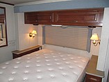 2004 Fleetwood Bounder Photo #16