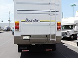 2004 Fleetwood Bounder Photo #3