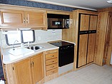 2004 Fleetwood Bounder Photo #11