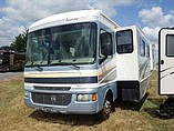 2005 Fleetwood Bounder Photo #2