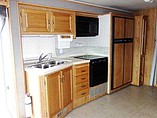 2005 Fleetwood Bounder Photo #9