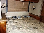 2005 Fleetwood Bounder Photo #14