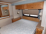 2005 Fleetwood Bounder Photo #8