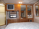 2005 Fleetwood Bounder Photo #9