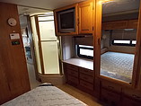 2005 Fleetwood Bounder Photo #11