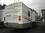 2005 Fleetwood Bounder Photo #4