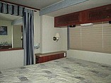 2005 Fleetwood Bounder Photo #12