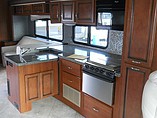 2015 Fleetwood Bounder Photo #7