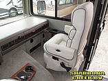 2015 Fleetwood Bounder Photo #9