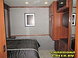2015 Fleetwood Bounder Photo #25