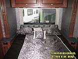 2015 Fleetwood Bounder Photo #26