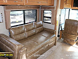 2015 Fleetwood Bounder Photo #35