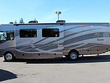 2015 Fleetwood Bounder Photo #9