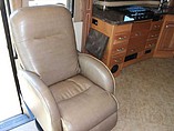 2015 Fleetwood Bounder Photo #18