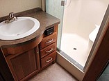 2015 Fleetwood Bounder Photo #36