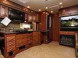 2015 Fleetwood Bounder Photo #6