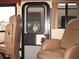 2015 Fleetwood Bounder Photo #8