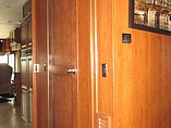 2015 Fleetwood Bounder Photo #21