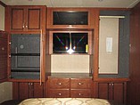 2015 Fleetwood Bounder Photo #25