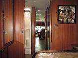 2015 Fleetwood Bounder Photo #26