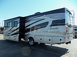 2015 Fleetwood Bounder Photo #6