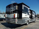 2015 Fleetwood Bounder Photo #8