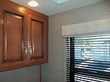 2015 Fleetwood Bounder Photo #32