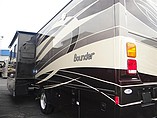 2015 Fleetwood Bounder Photo #14