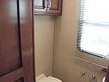 2015 Fleetwood Bounder Photo #19