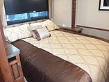 2015 Fleetwood Bounder Photo #22