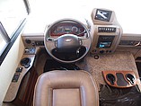 2015 Fleetwood Bounder Photo #25
