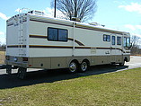 1998 Fleetwood Bounder Photo #4