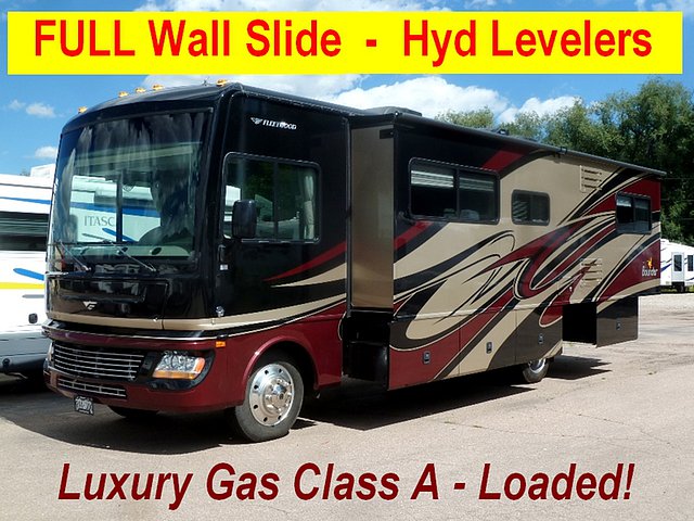 2010 Fleetwood Bounder Photo