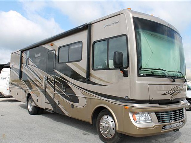 2011 Fleetwood Bounder Photo