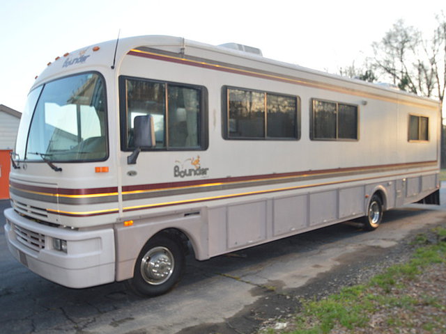 1994 Fleetwood Bounder Photo