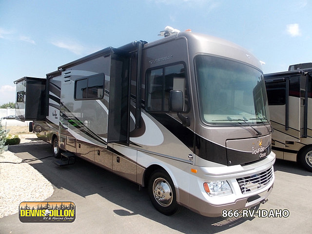 2014 Fleetwood Bounder Photo