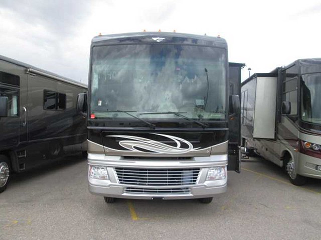 2015 Fleetwood Bounder Photo