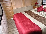 1999 Fleetwood Bounder Photo #16