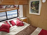 1999 Fleetwood Bounder Photo #18