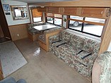 1999 Fleetwood Bounder Photo #18