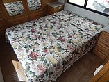 1999 Fleetwood Bounder Photo #26