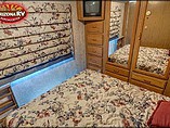 1999 Fleetwood Bounder Photo #28